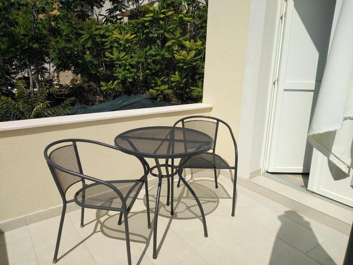 Lemon House Hotel Vis Exterior foto