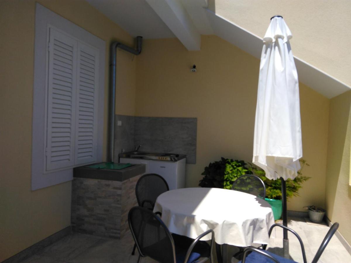 Lemon House Hotel Vis Exterior foto