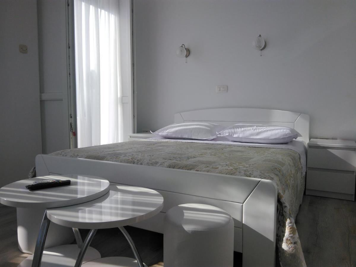 Lemon House Hotel Vis Exterior foto